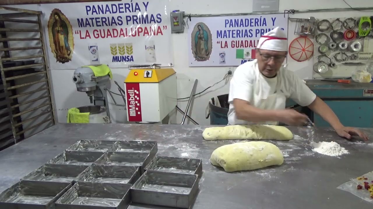 PAN DE CAJA NAVIDEÑO DECORADO