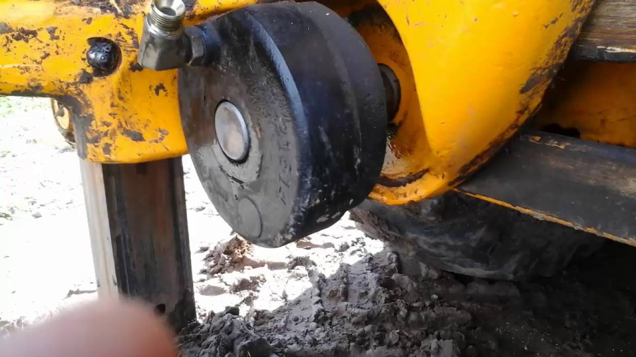 Замена сальника у замка каретки JCB 3CX