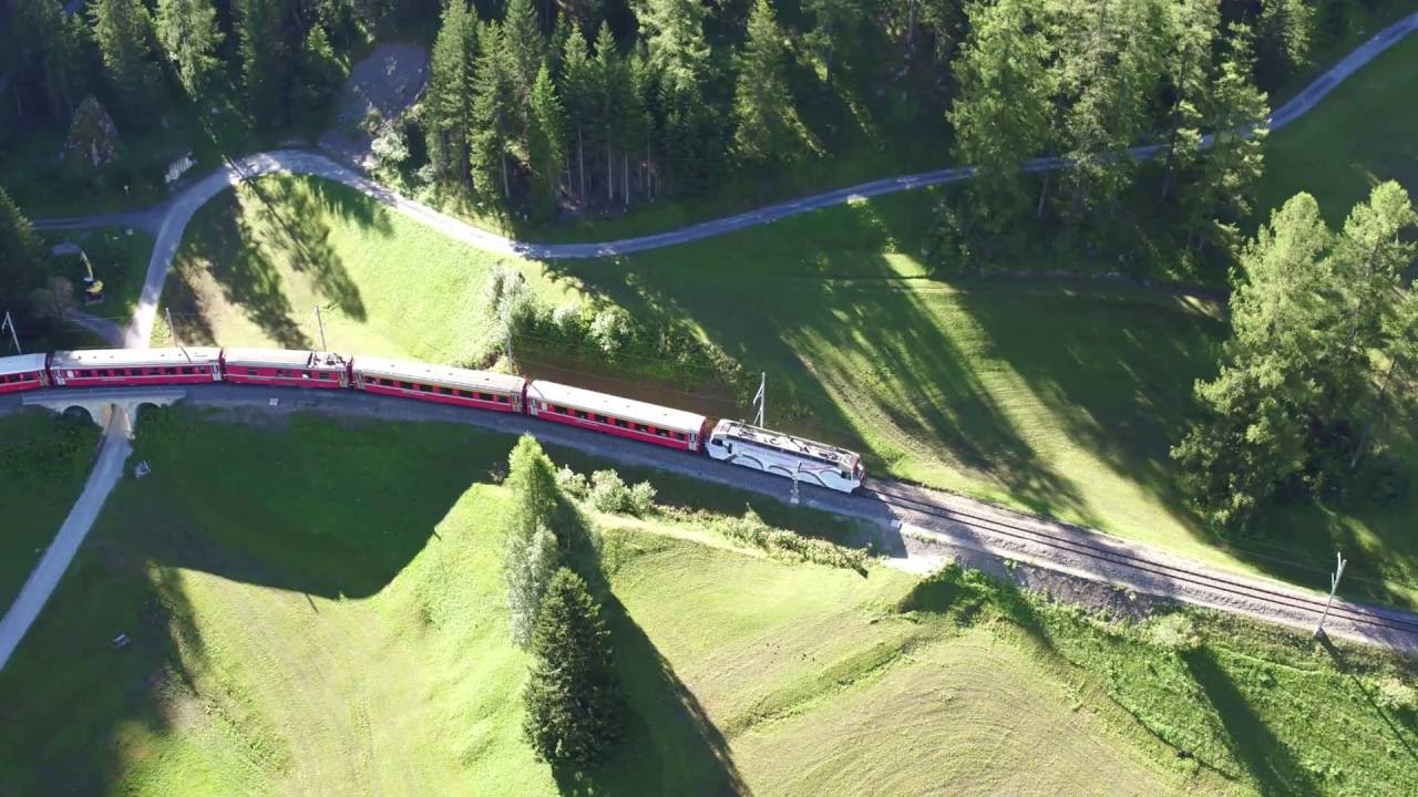 Flugaufnahme der Rhätischen Bahn (RhB) von Preda nach Bergün
