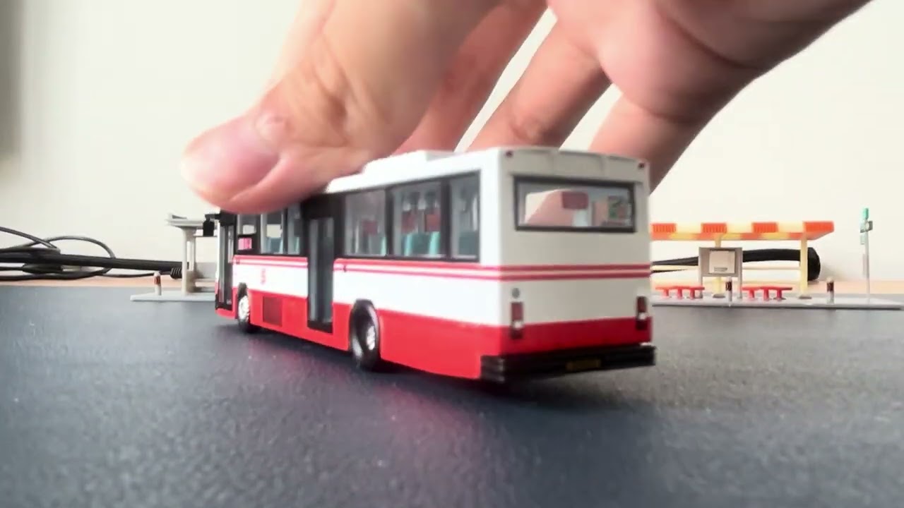 (first ever attempt) diecast model unboxing