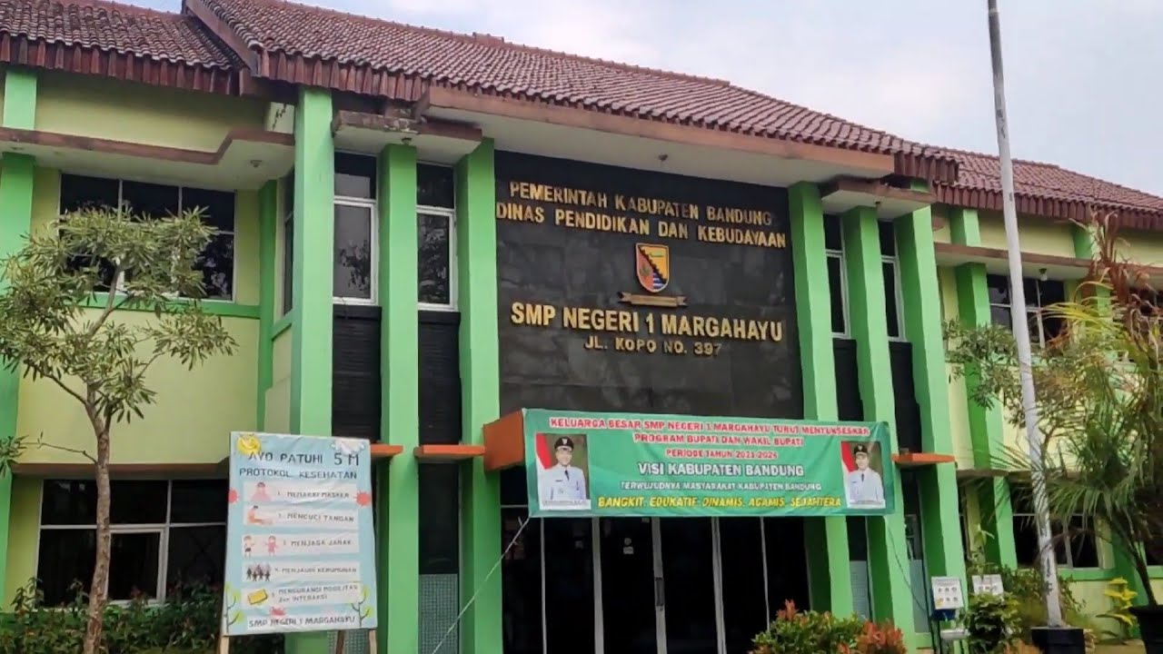 SCHOOL TOUR SMPN 1 MARGAHAYU