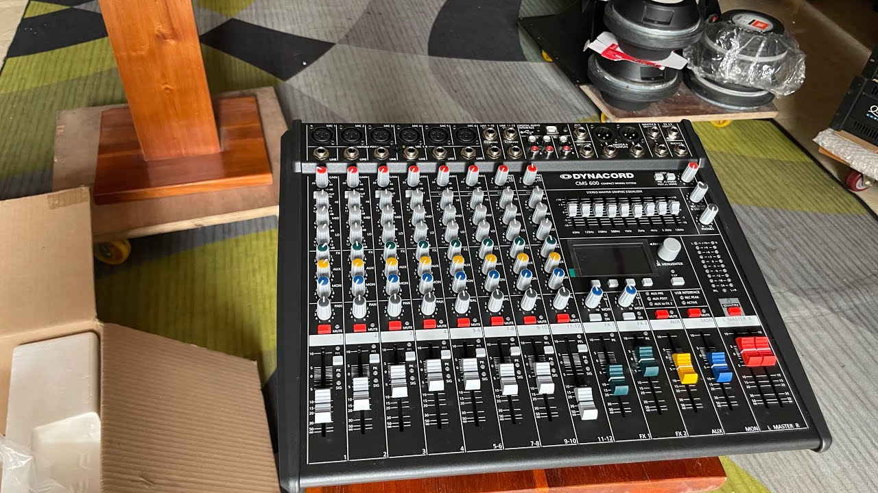 Mixer  Đức dynacord cms 600 giá hãng 35 tr anh em vào xem zl 0975600005