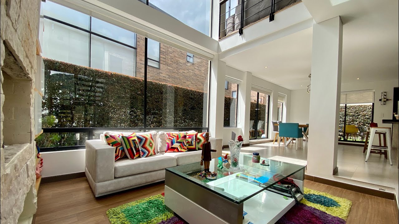 SE VENDE MODERNA CON ZONA VERDE EN CAJICA!!