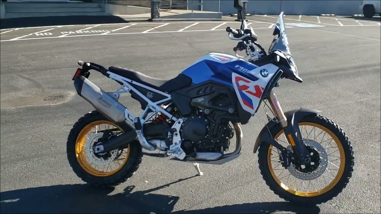 NEW 2026 BMW F 900 GS. uncrate walk around & sound no talking.