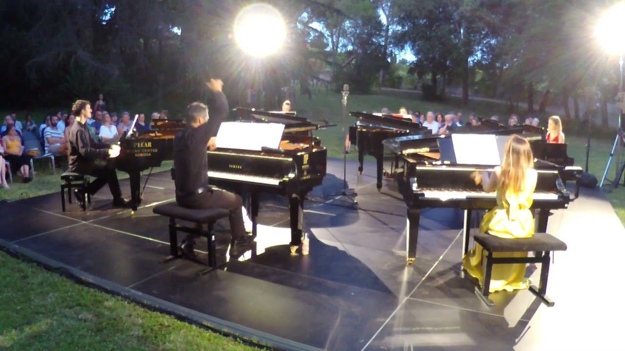 G. Gershwin: An American in Paris played by Piano Hexagon (arr. Ferdinando Mussutto)