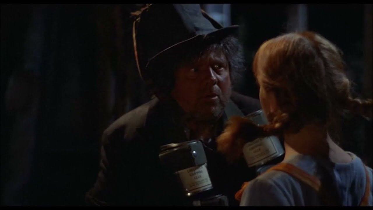 The New Adventures of Pippi Longstocking: (Clip 18/23) Pippi meets The Glue Man