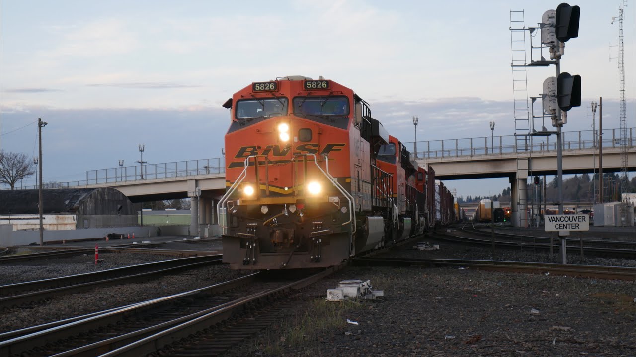 BNSF 5826 manifest going through Vancouver WA
