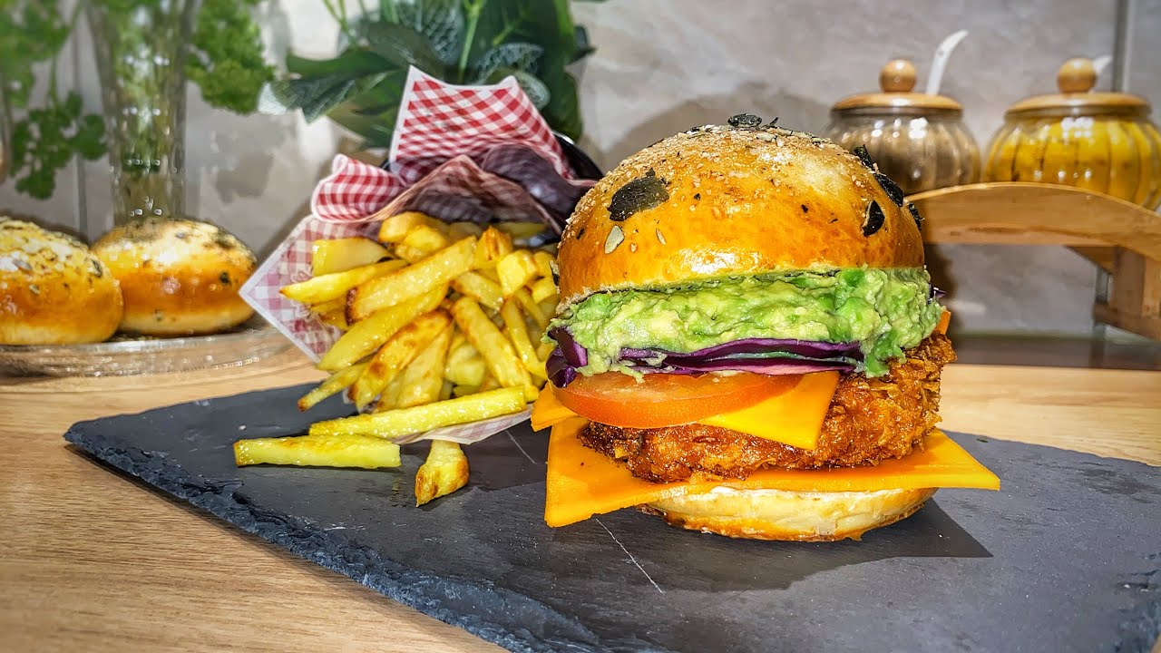 Le Chicken Avocado Burger