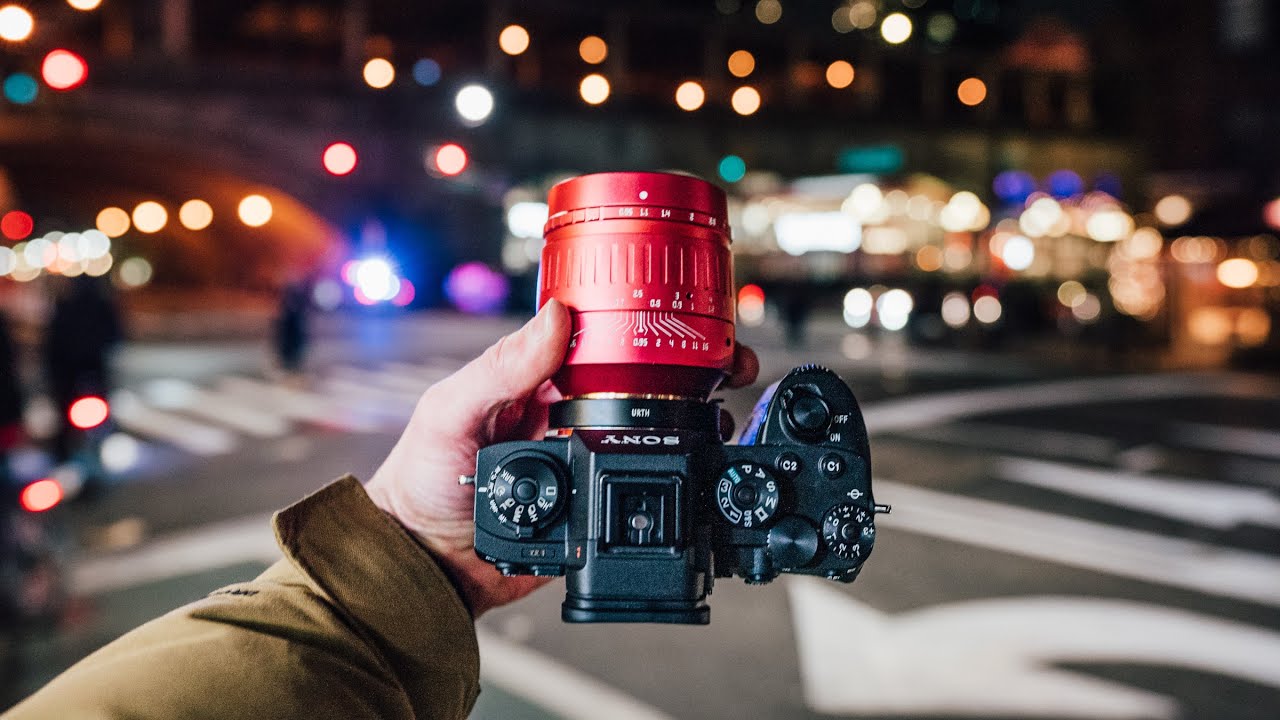 WEIRD 50mm f/0,95 Bokeh Night Street Photography in New York City Vol 3