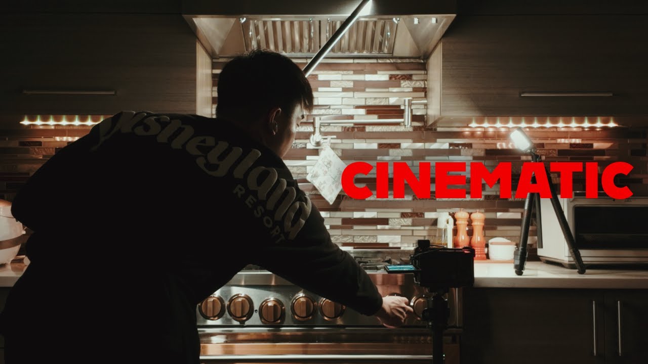 How to Film Aesthetic Vlogs (Beginner's Guide)