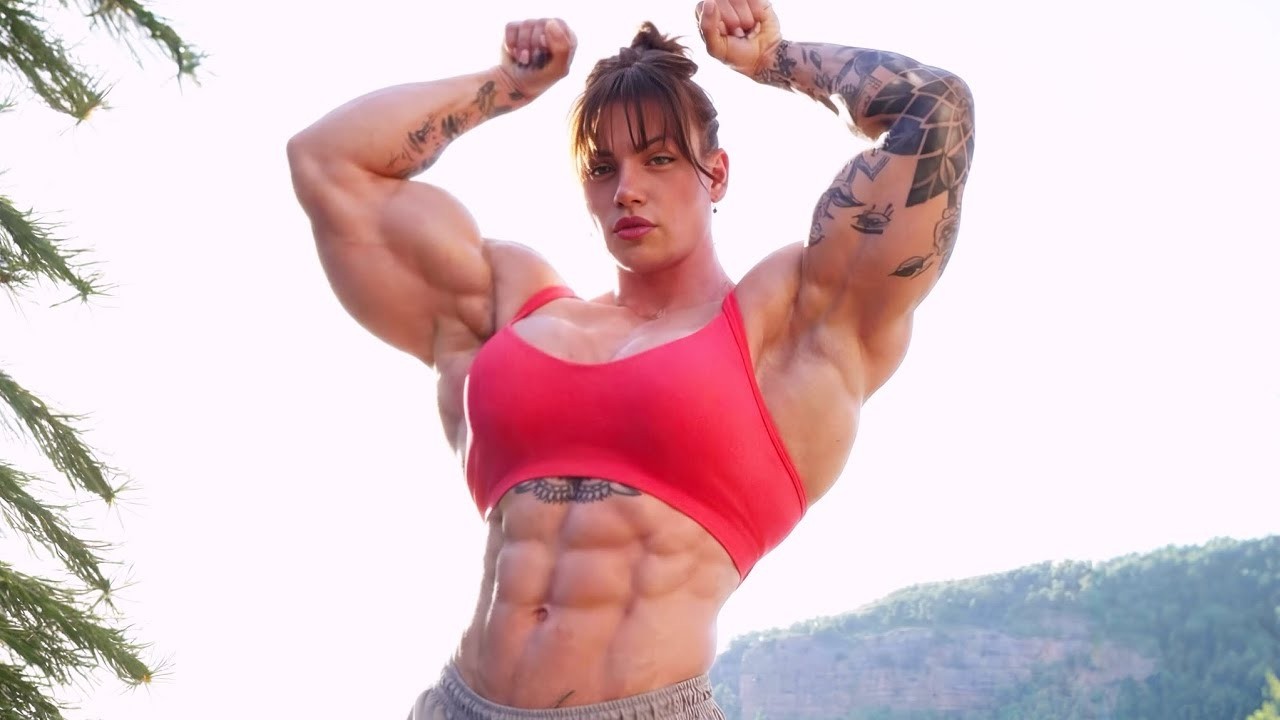 “Strong Is the New Beautiful 💪🔥”