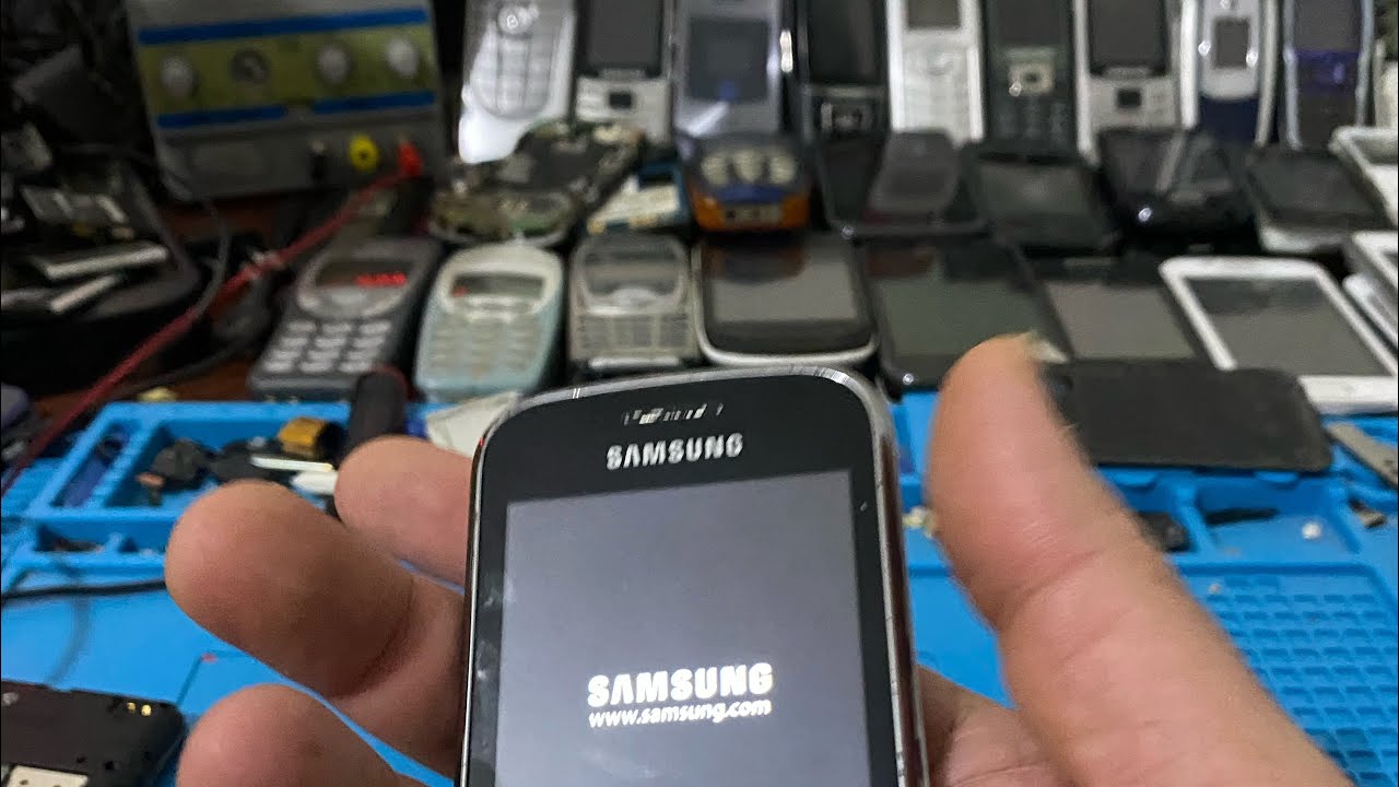 Rediscovering the Samsung Galaxy Gio: A Retro Smartphone Experience