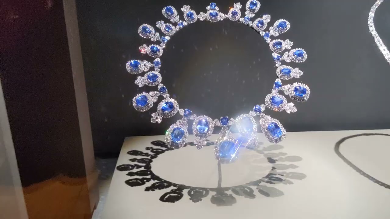 Diamond jewellery in a National historical museum | Washington DC | USA