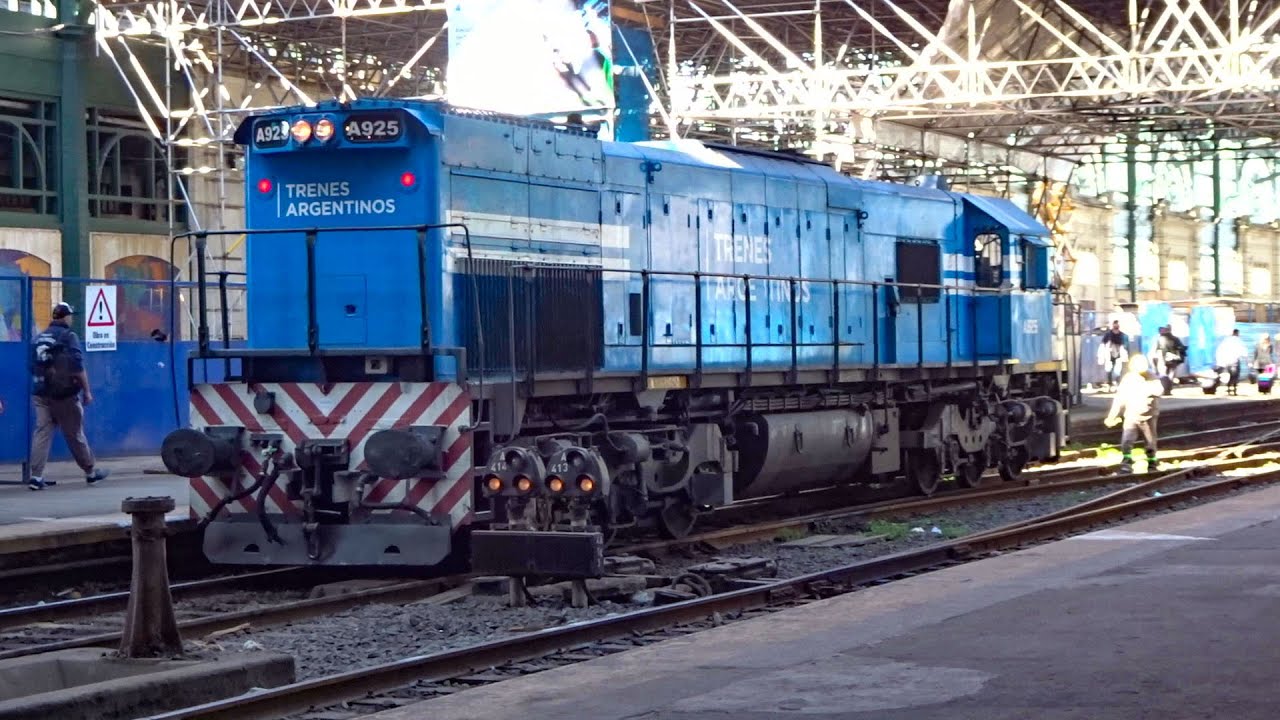 EMD GT22 A925 (Ex 9083 de Ferrobaires) Maniobrando en Plaza Constitución