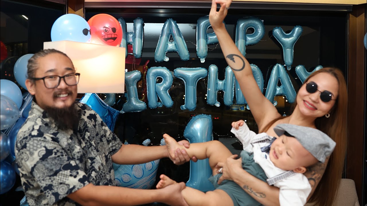 Turning ONE! A Day full of smiles & cake..