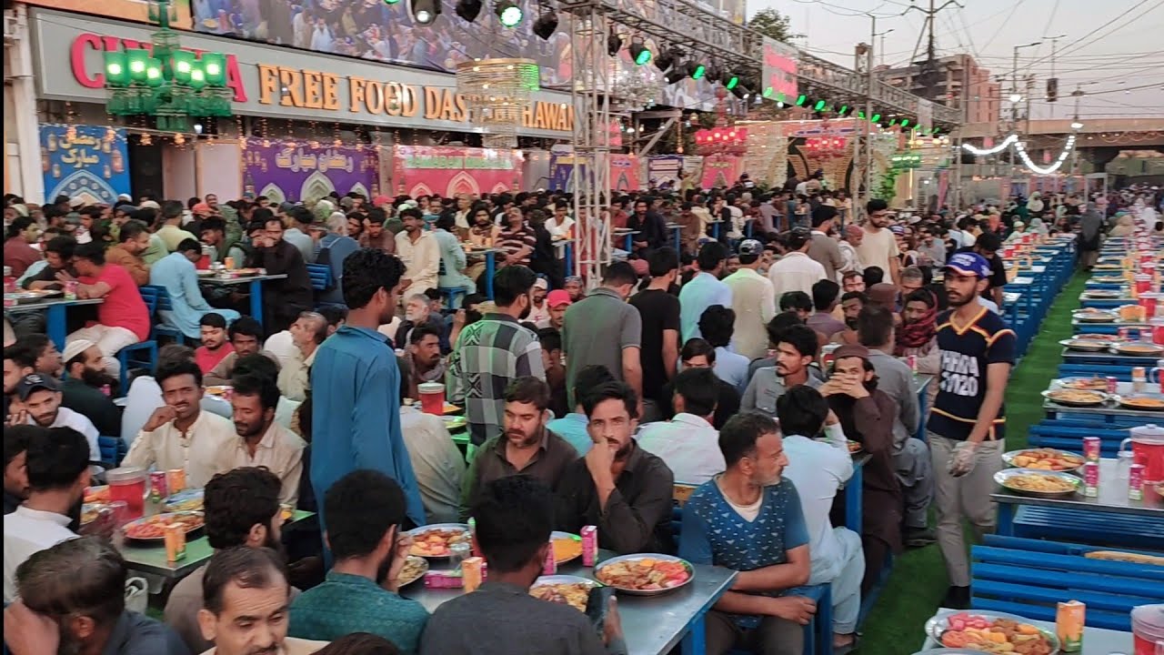 DASTARKHWAN E IFTAR IN KARACHI  - CHIPPA FREE DASTARKHAWAN