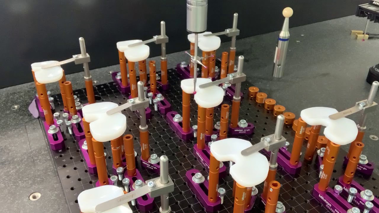 Multiscanning of explanted knee replacements