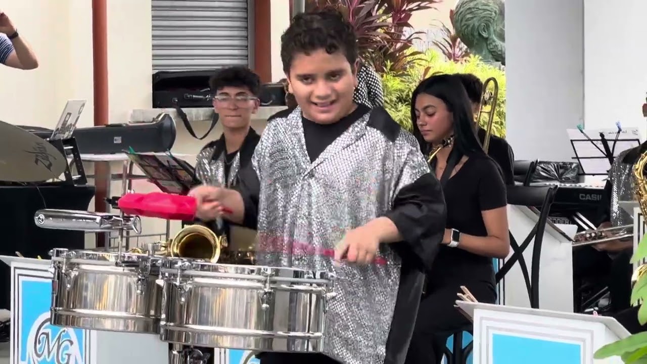 Gerardo Gabriel Rivas Vázquez, con el Dance Band MG . Ran Kan Kan 17 / Nov. / 2024