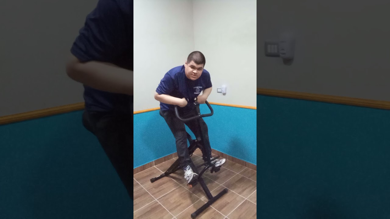 HACIENDO EJERCICIO EN EL TOTAL CRUNCH🚴‍♂️