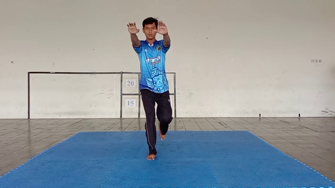 Gerakan jurus 1 dan 2 dalam pencak silat.