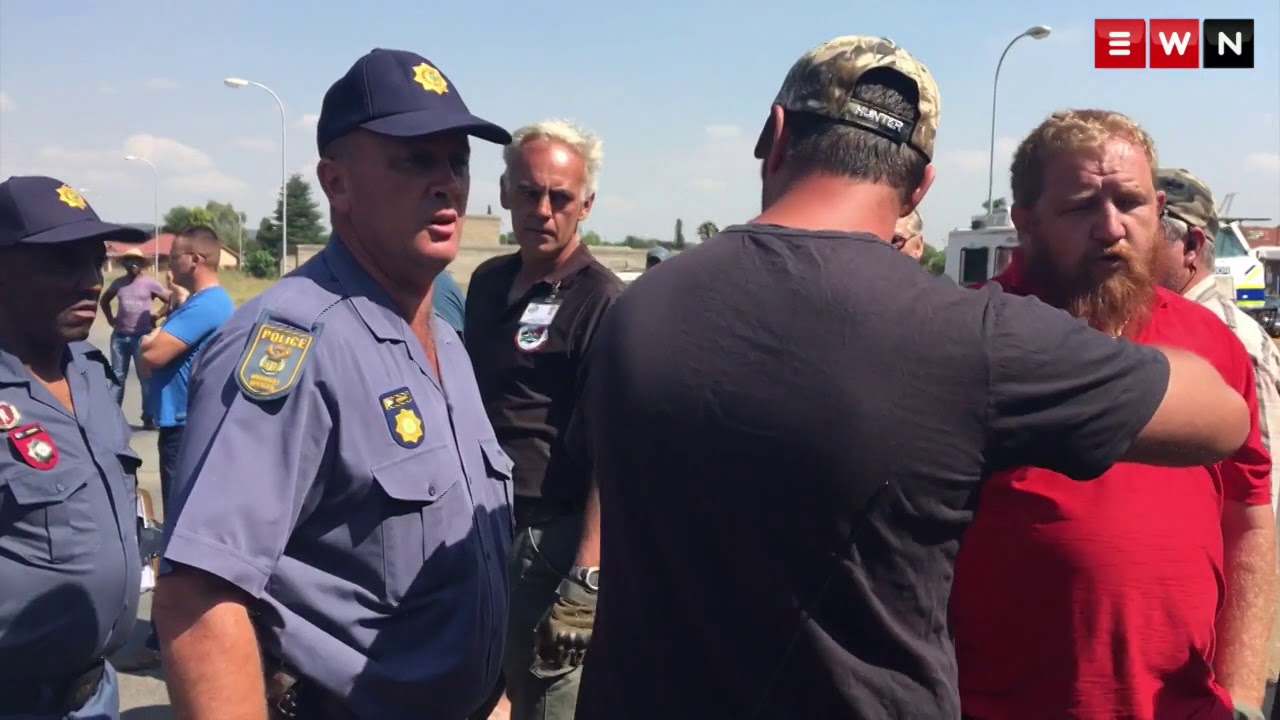 Police car petrol bombed as Hoërskool Overvaal protest continues