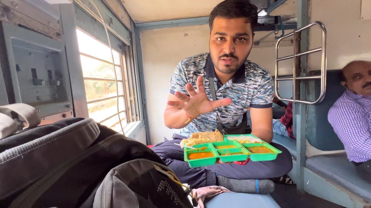 Journey in Saurashtra Exp train *Ye hai new standard veg meal*😋