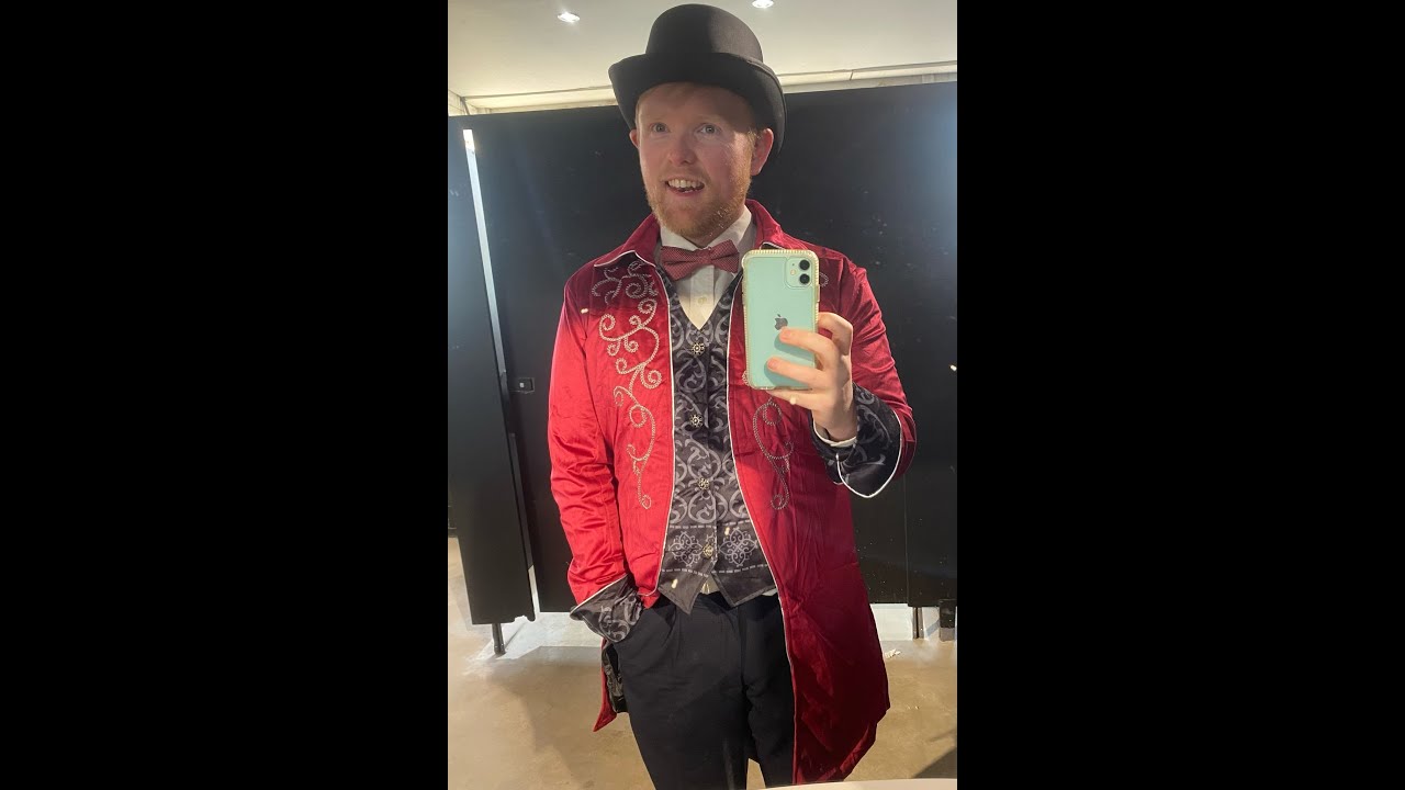 Willy Wonka Actor Talks After Guests' Disappointing Willy's Chocolate Experience