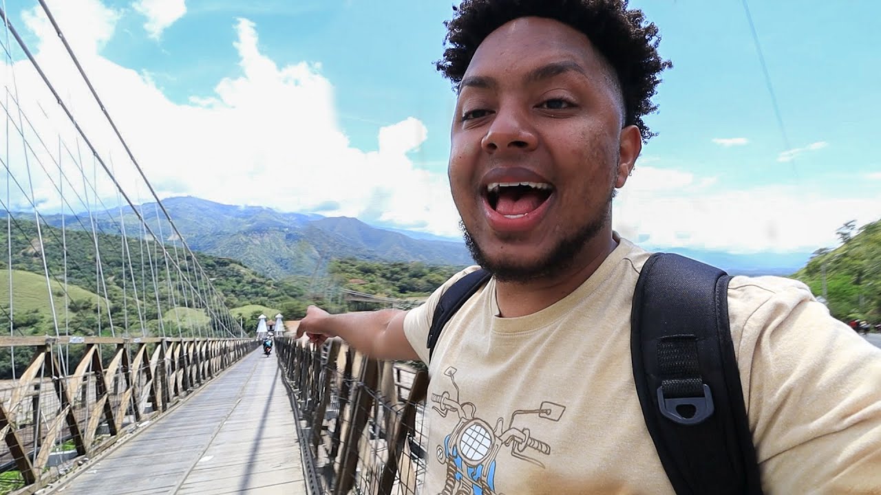 Este Puente fue CONSTRUIDO por un BORRACHO | Colombia 🇨🇴