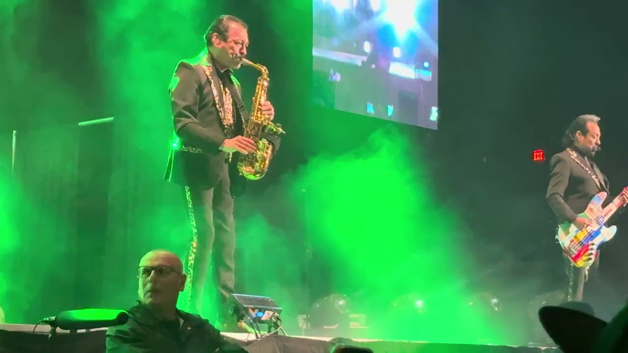 Los Tigres del Norte - La Mesa del Rincon - All State Arena