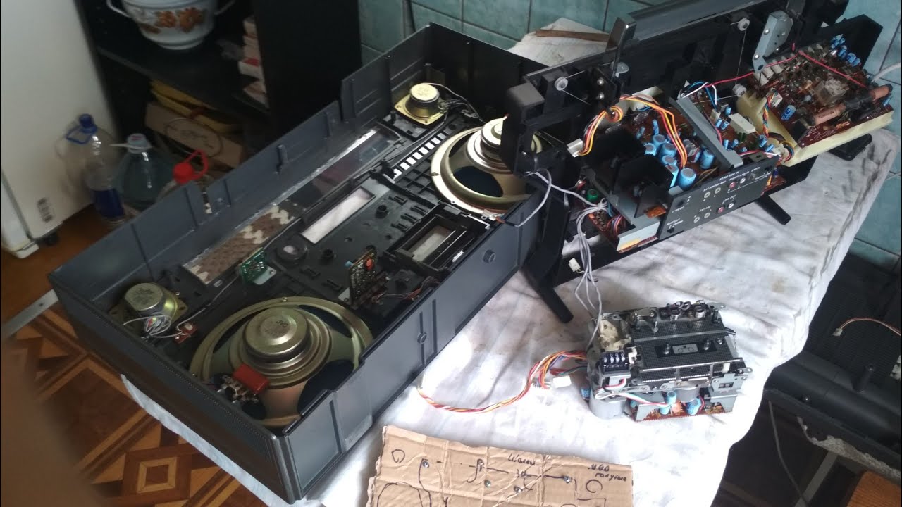 Разбираем JVC RC M90