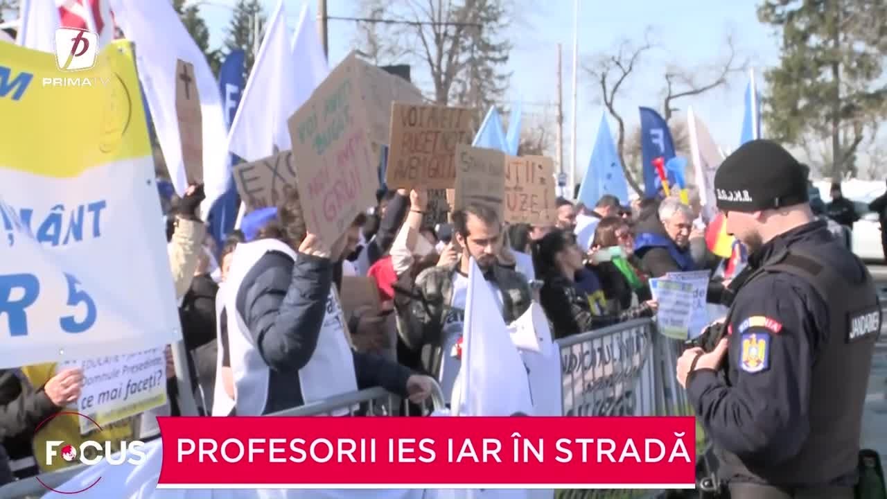 Profesorii ies iar în stradă