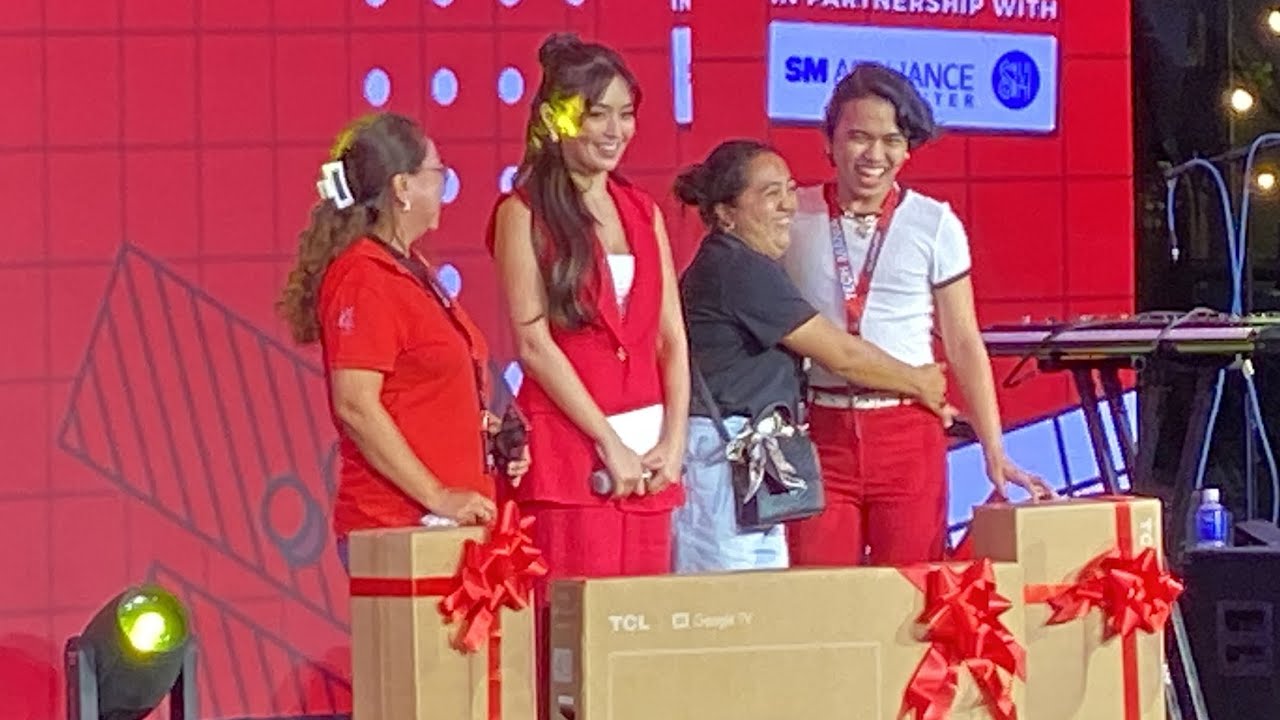 KATHRYN BERNARDO LIVE AT SM MALL OF ASIA - TCL TECH MANIA COOLFEST YEAR 2| SOBRANG GANDA AT BAIT