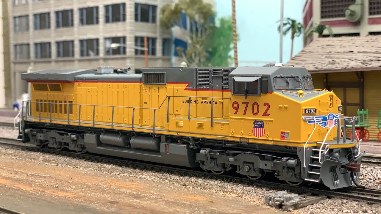 REVIEW: Athearn Genesis 2.0 HO Scale Dash 9-44CW w/DCC Sound | UP 9702
