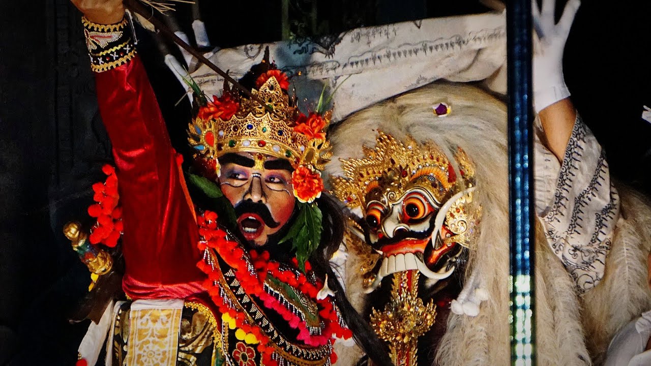 Calonarang Pura Dalem Luhur Sari Gulingan. Ida Ratu Niang Tengahin Segara Napak Pertiwi