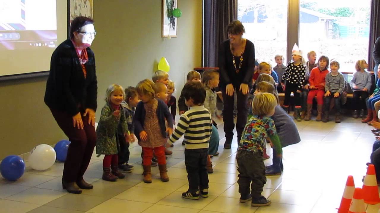 Juf Rita op op pensioen (dec 2013) - Feest op school - filmpje 2