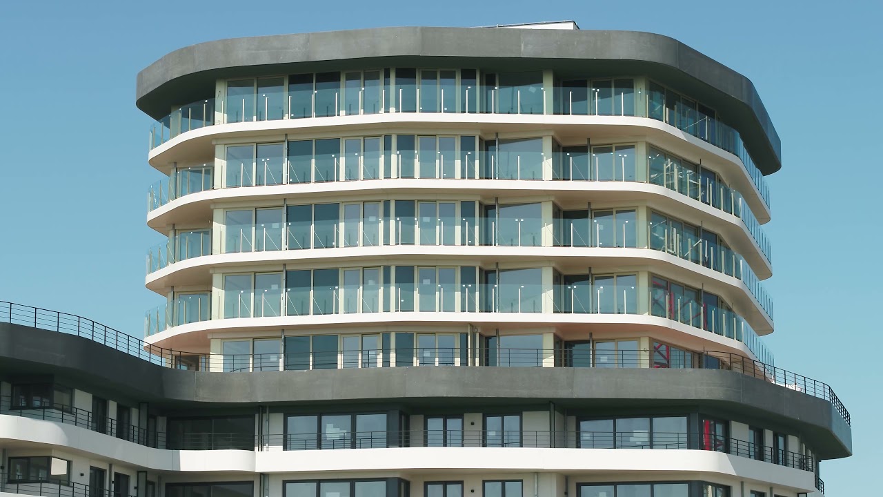 Decomo voorziet The Waves in Oostende van architectonisch beton