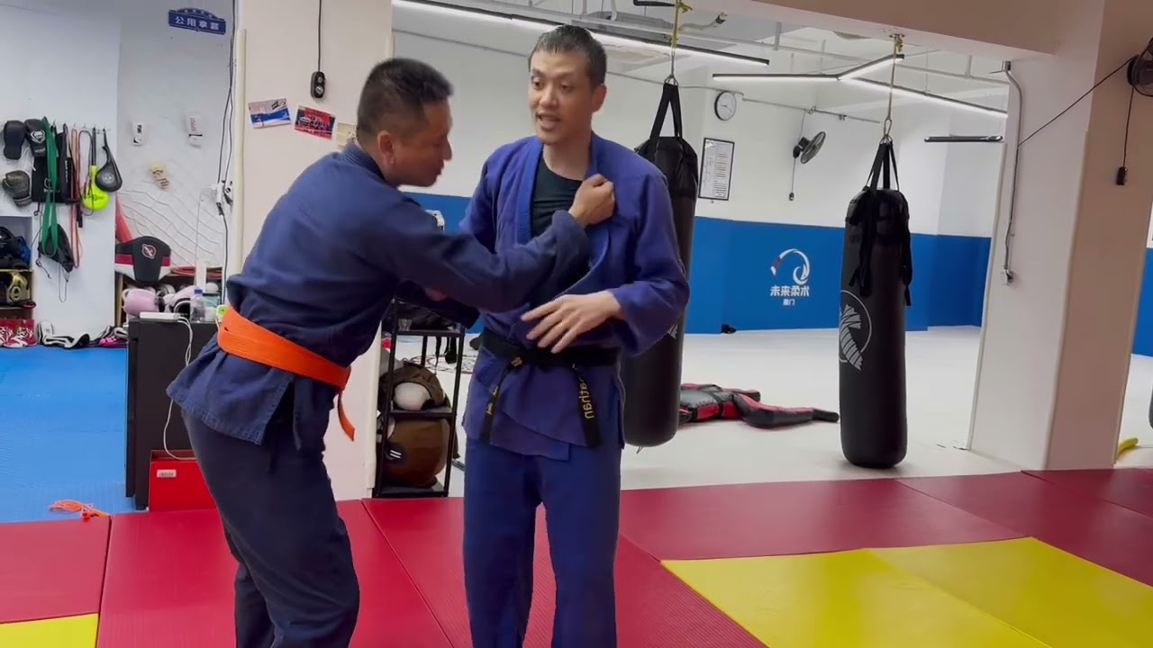 Standing seoinage - using arm shelf