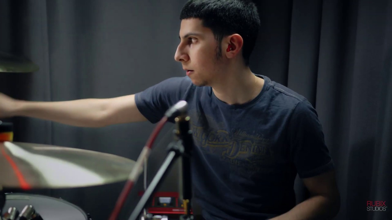 Xelavate 'Under The Spotlight' RUBIX STUDIOS