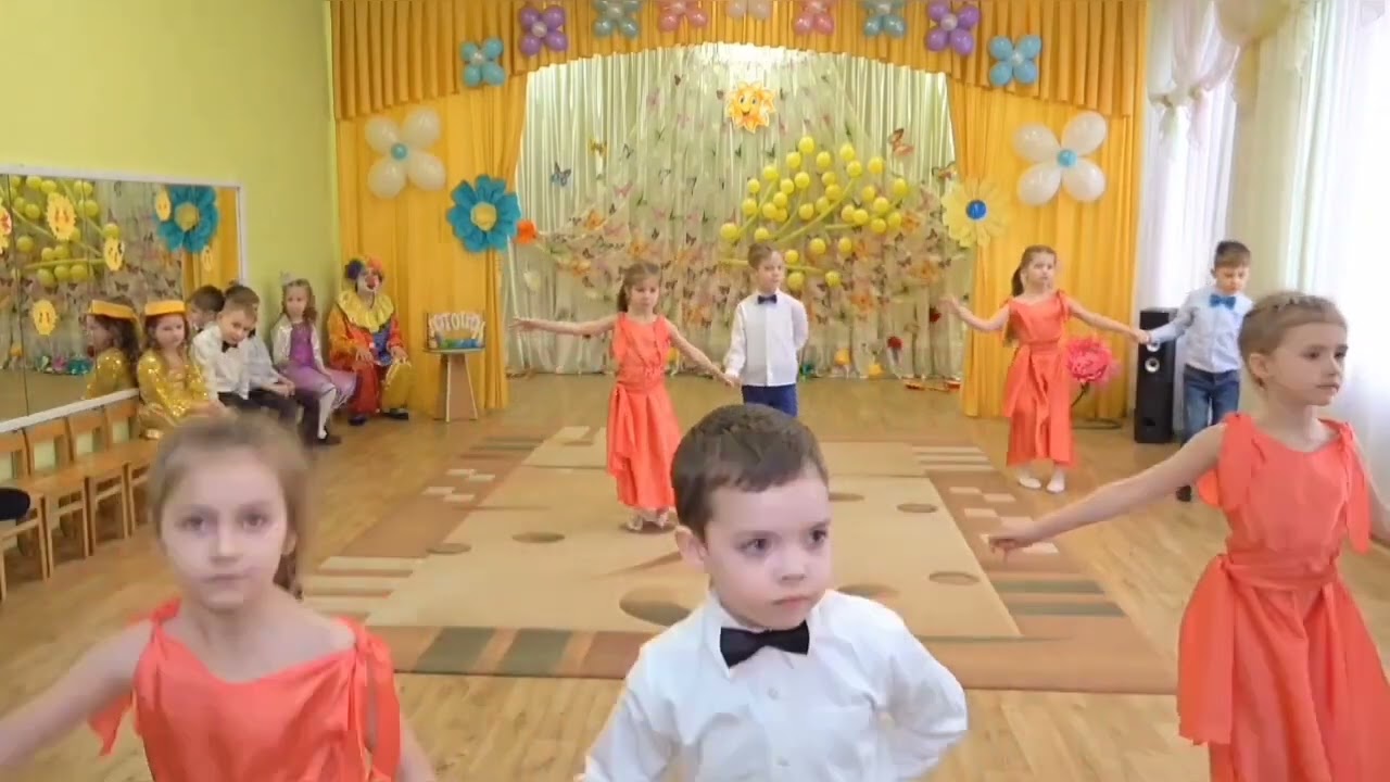 КЗДО √339. Вальс. Музичний керівник Білик Людмила Миколаївна.
