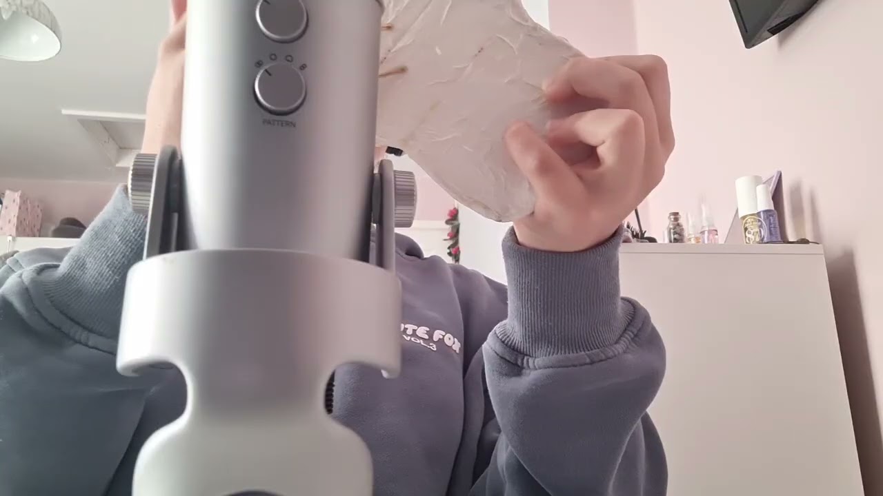 ASMR tapping on stuff