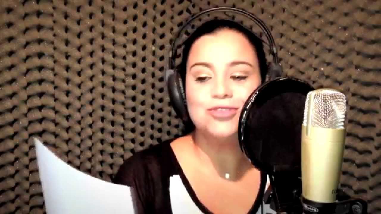 VOICE OVER  VOICE voz comercial locutora  Reel  Paty Romero 2015