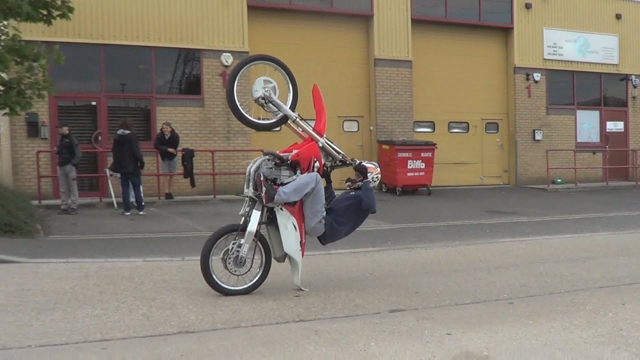 BIKE LIFE UK / JUST ANOTHER SUNDAY AT BRIMSDOWN / WHEELIES