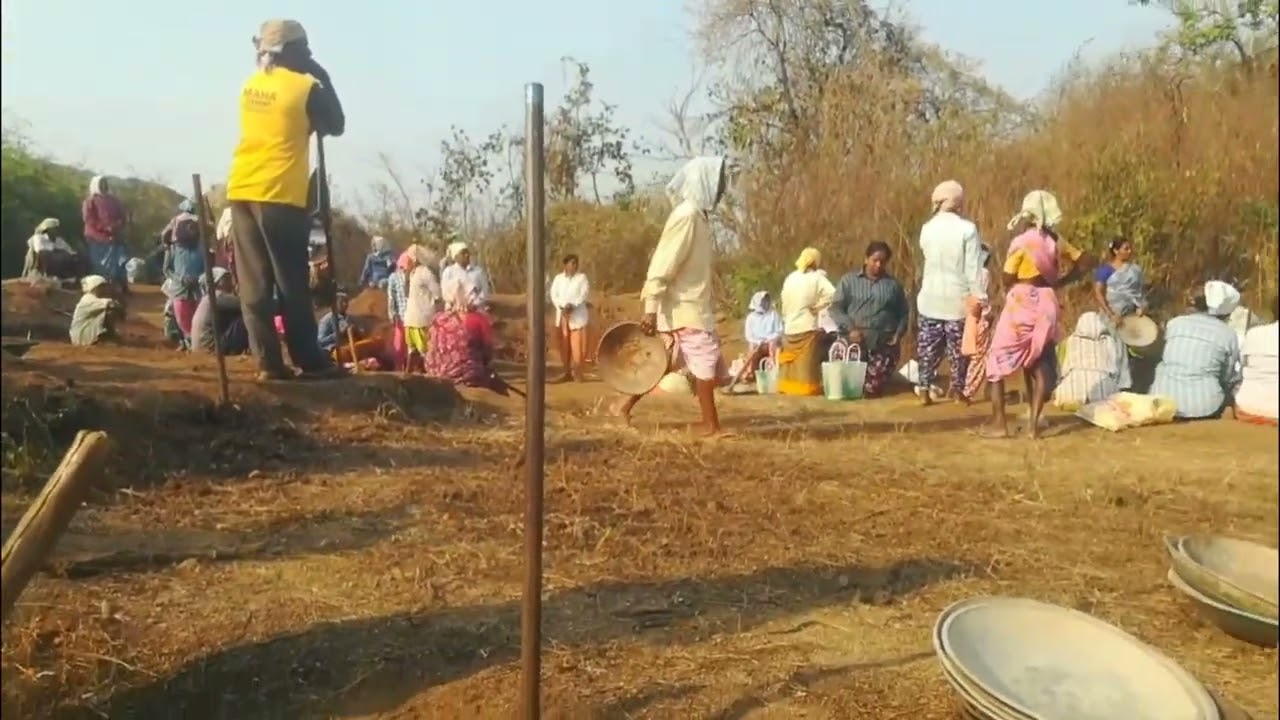 100 రోజుల పనికి రోజు చాలమంది వచ్చాడు