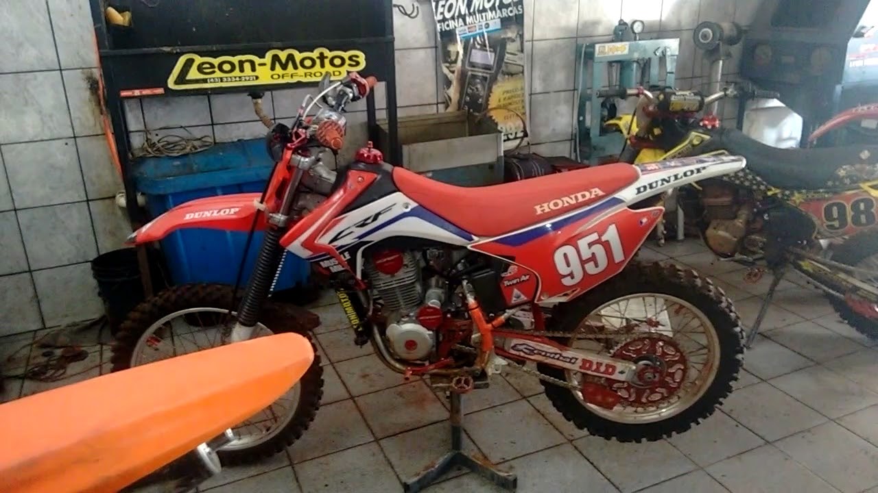 CRF 230  preparada com radiador de Óleo