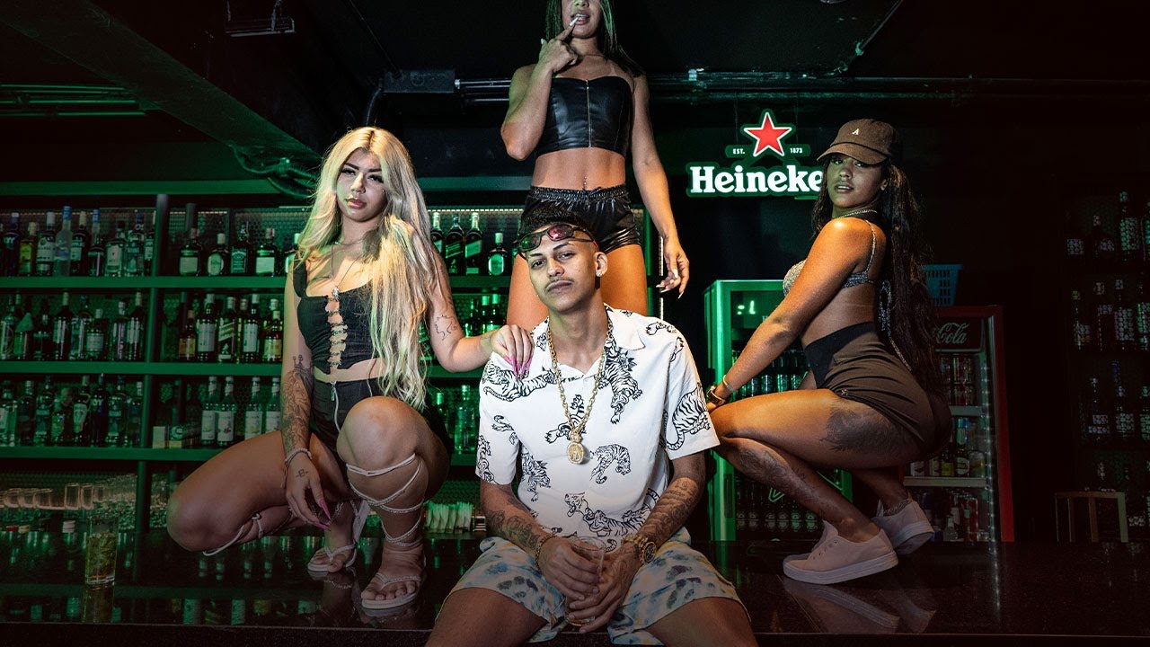 MC REINO - BEBENDO E FUMANDO - CLIPE OFICIAL
