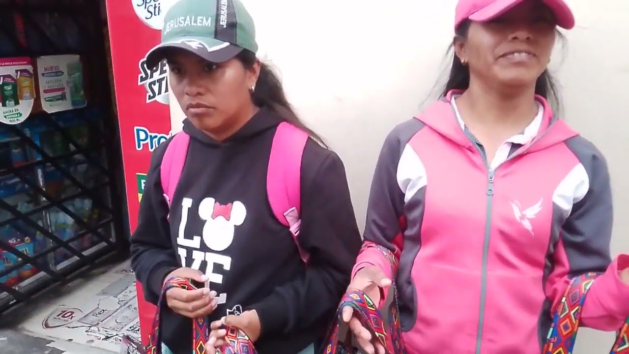 Full comercio en el Centro Histórico de Quito