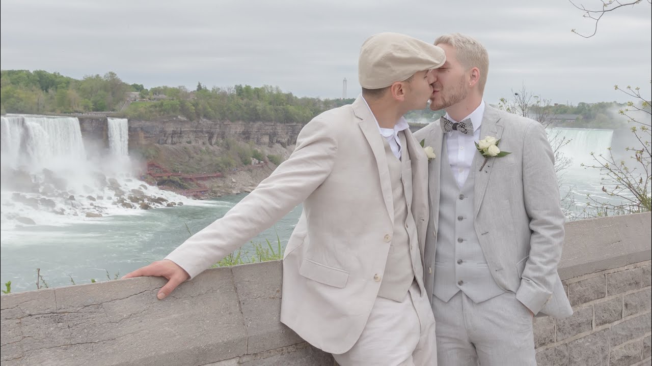 Manuel & Justin’s Sheraton Niagara Falls Gay Wedding