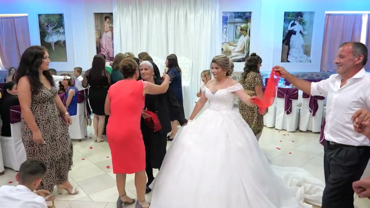 Familja Blloshmi Hap Vallen