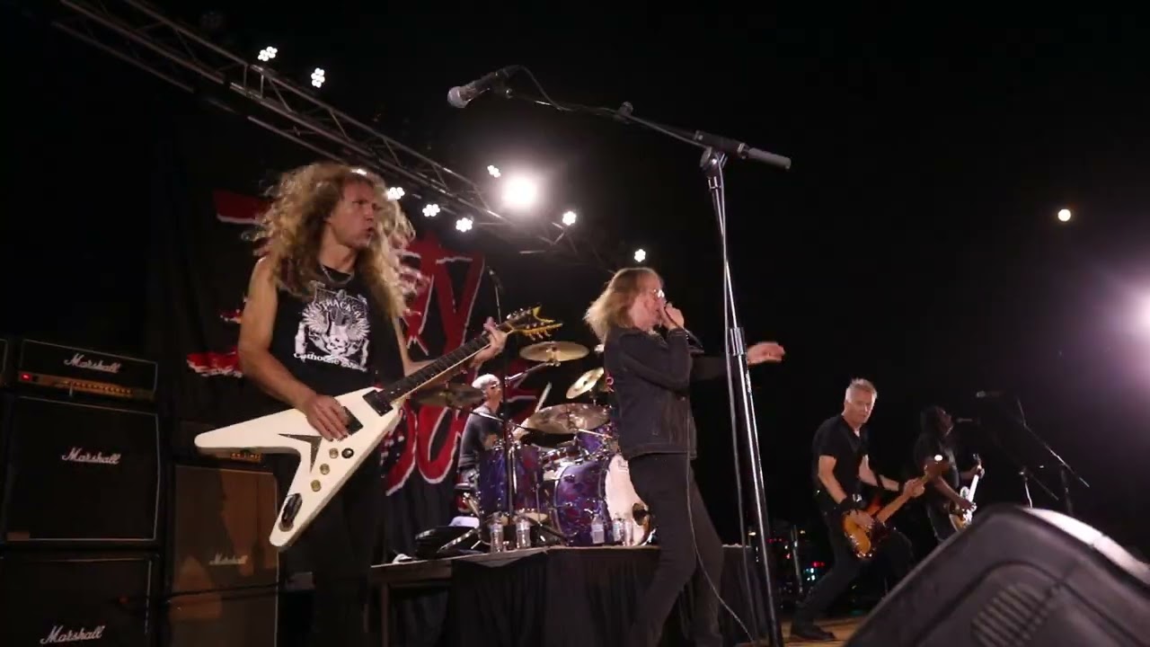 Put a Spell on You by Dirty Looks @ SG Speedway