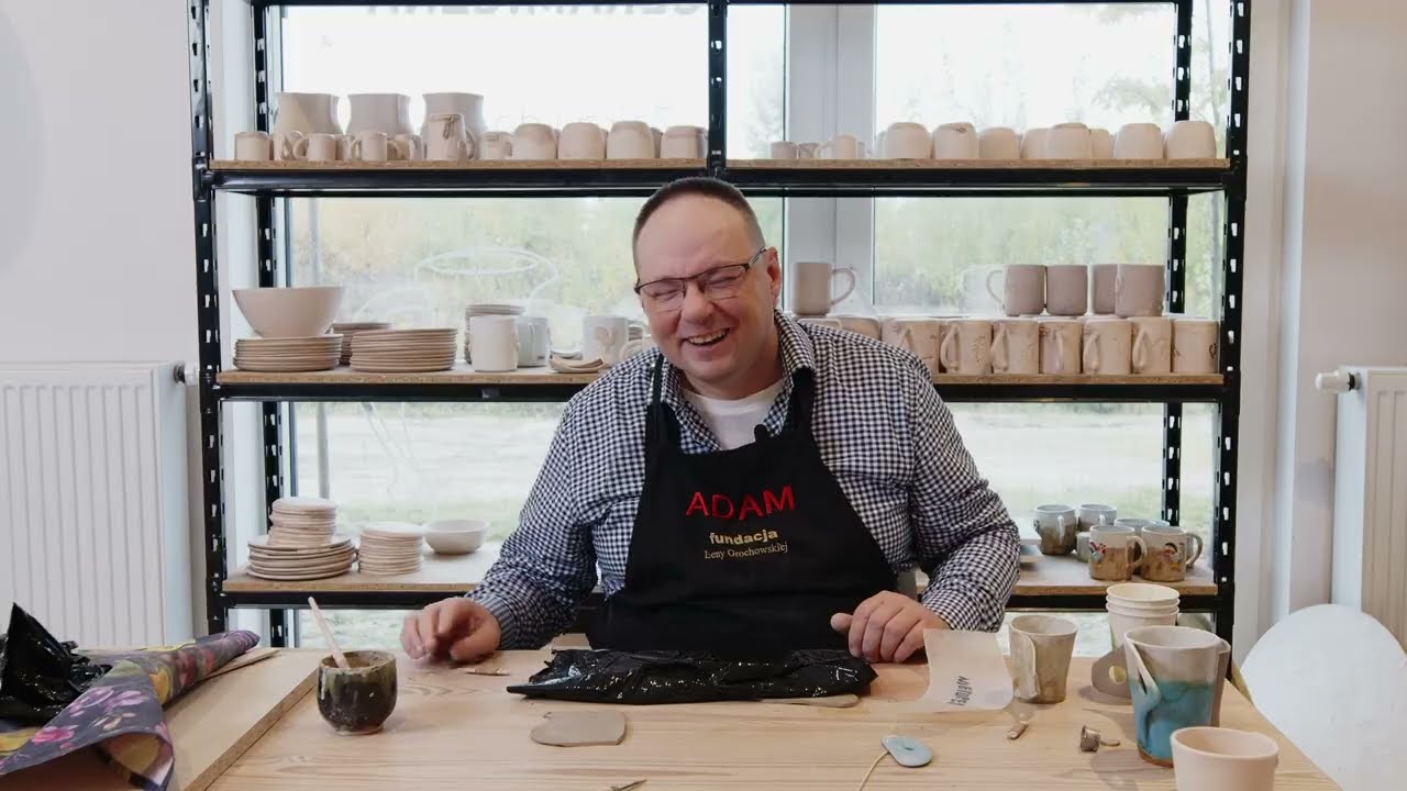 Adam Janusz - Tworzenie unikalnych kubków ceramicznych